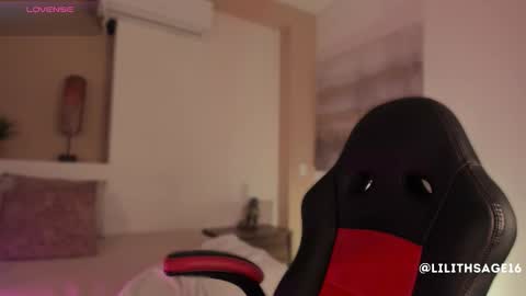 lilith_sage_ online show from November 17, 2025, 11:27 am