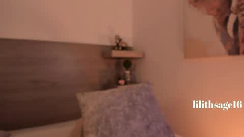 lilith_sage_ online show from June 5, 2026, 7:52 pm