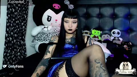 Snapshot of lilithmoon666 chatting on January 19, 2025, 11:32 pm   online show from January 19, 2025, 11:32 pm