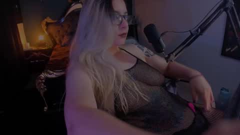 lilithmystic01 online show from January 26, 2025, 1:04 pm