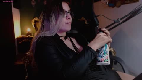 lilithmystic01 online show from February 13, 2025, 6:38 pm