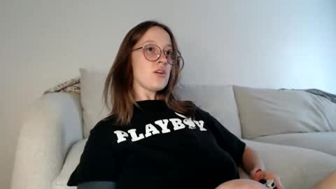 Jay  please help me reach 50 thumbs up online show from November 17, 2025, 10:15 pm