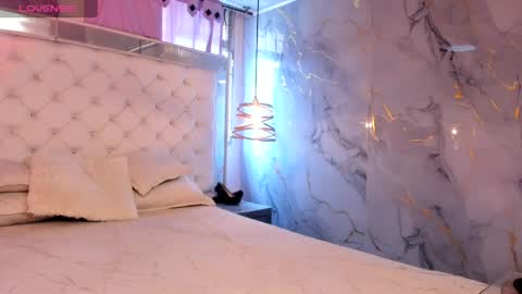 lill_kims online show from June 3, 2026, 1:46 pm