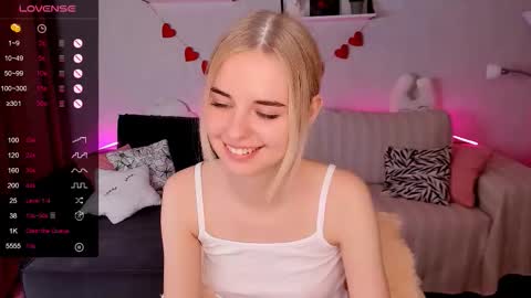 Lillian online show from December 5, 2025, 12:03 pm