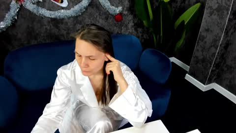 lillian_white1 online show from December 29, 2024, 4:16 am