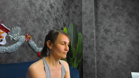 lillian_white1 online show from January 16, 2025, 11:04 am