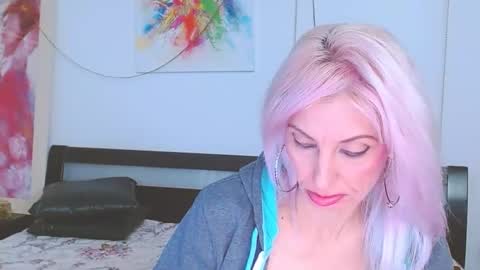 Lara online show from February 13, 2025, 10:33 pm