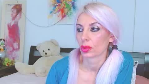 Lara online show from October 25, 2025, 6:02 pm