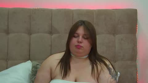 LillianHaig online show from February 2, 2025, 1:23 am