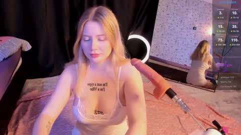 lillie_berry online show from December 14, 2025, 4:40 am