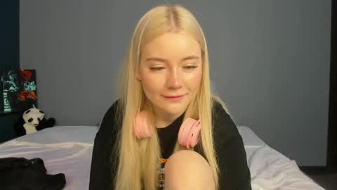 lillie_berry online show from May 24, 2026, 4:28 am