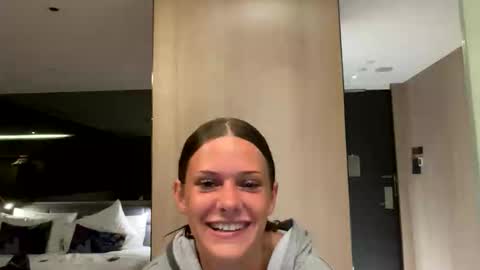 Snapshot of lillilee chatting on February 21, 2026, 1:23 pm lillilee online show from February 21, 2026, 1:23 pm