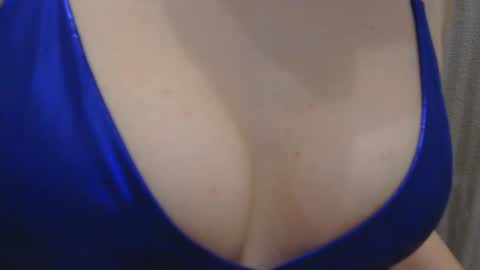 Lilu online show from October 22, 2025, 9:14 pm