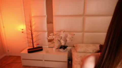 Lilly Colins online show from April 11, 2026, 6:34 pm