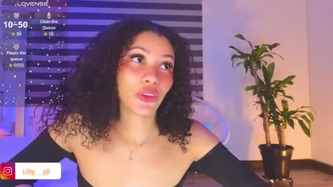 Snapshot of lilly_dollss chatting on December 11, 2024, 3:47 pm Sofia online show from December 11, 2024, 3:47 pm