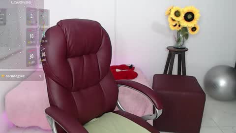 Snapshot of lilly_milf chatting on February 26, 2026, 4:28 pm Lilly online show from February 26, 2026, 4:28 pm