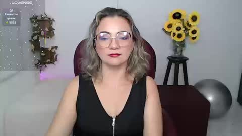 Snapshot of lilly_milf chatting on March 12, 2026, 1:50 pm Lilly online show from March 12, 2026, 1:50 pm
