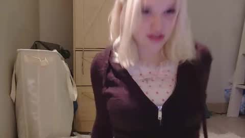 Lilly Dreamz online show from April 28, 2026, 6:29 am