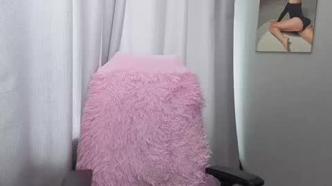 LillyFan X online show from April 11, 2026, 7:45 am