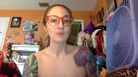 hi guys im back on here 3 online show from November 19, 2025, 8:09 pm