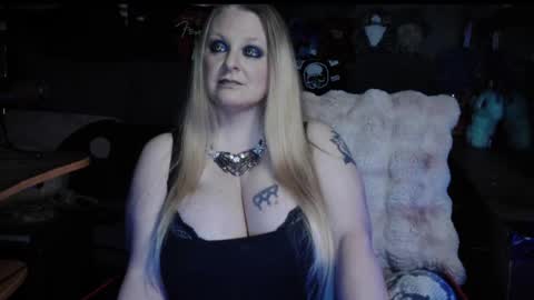 Lillyth Eden online show from April 7, 2026, 5:08 am