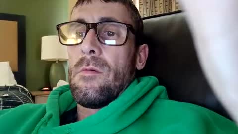 Snapshot of lilmacthecat484280 chatting on October 12, 2025, 1:43 pm lilmacthecat484280 online show from October 12, 2025, 1:43 pm