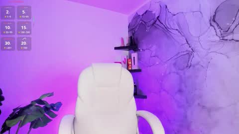  Lilo  online show from December 3, 2025, 4:20 am