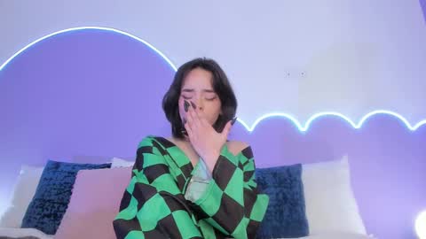 Lilou online show from February 19, 2025, 5:27 pm