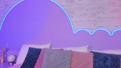 Lilou online show from September 13, 2025, 12:05 pm