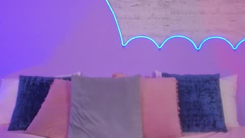 Lilou online show from October 7, 2025, 12:02 pm