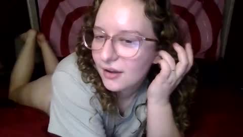 LilPies  online show from February 28, 2025, 4:32 am