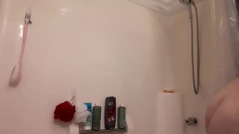 Snapshot of lilsirenluna chatting on February 26, 2026, 4:22 am Luna online show from February 26, 2026, 4:22 am