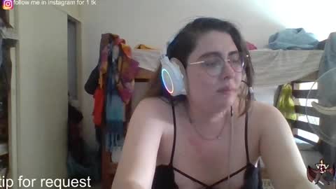 Snapshot of lilsuccubusvicky chatting on January 20, 2025, 6:10 pm lilsuccubusvicky online show from January 20, 2025, 6:10 pm