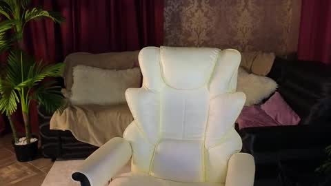 Lilu online show from October 11, 2025, 5:55 pm