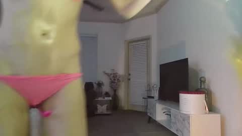 Raina Ryder online show from October 8, 2025, 4:10 am