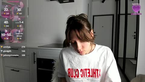 Snapshot of lily__love chatting on January 23, 2025, 7:54 am LILY online show from January 23, 2025, 7:54 am