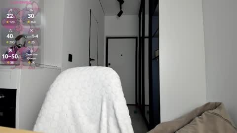 Snapshot of lily__love chatting on March 7, 2025, 6:35 am LILY online show from March 7, 2025, 6:35 am