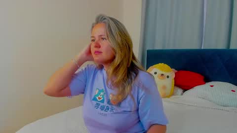 Lily online show from June 4, 2026, 1:22 am