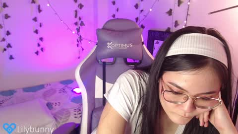 Fansly LilyBunny- help me reach 50 thumbs up online show from February 4, 2025, 10:34 pm