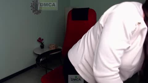 Lily online show from February 11, 2025, 8:26 am