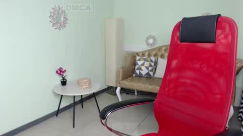 Lily online show from February 13, 2025, 6:41 am