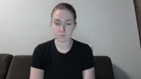 lily_love_x online show from February 3, 2025, 2:25 am
