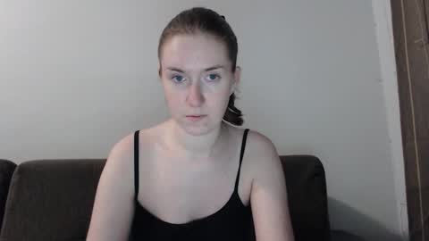 lily_love_x online show from September 23, 2025, 10:02 pm
