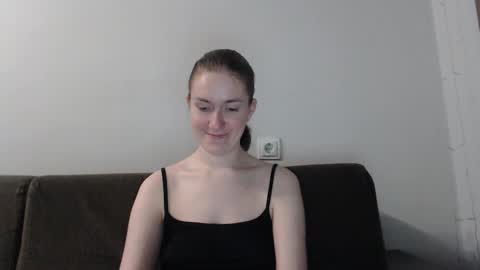 lily_love_x online show from November 15, 2025, 11:32 pm