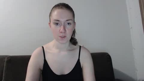 lily_love_x online show from November 24, 2025, 3:39 am