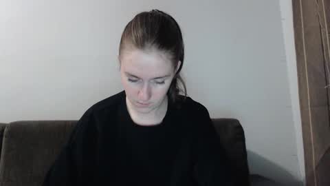 lily_love_x online show from December 17, 2025, 2:17 am