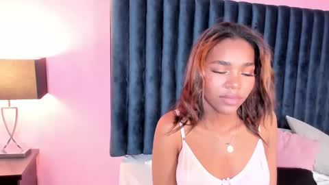 Lily Miiller online show from March 10, 2025, 9:29 pm