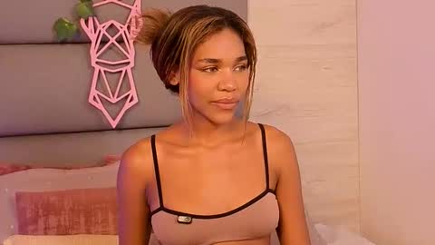 Lily Miiller online show from November 3, 2025, 7:48 pm