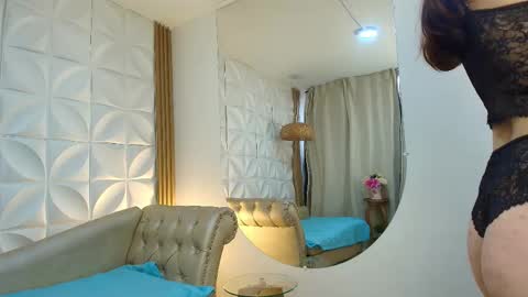 Lily Lauren online show from March 16, 2026, 12:42 pm