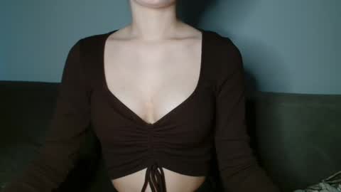 small lily online show from April 1, 2026, 4:15 pm